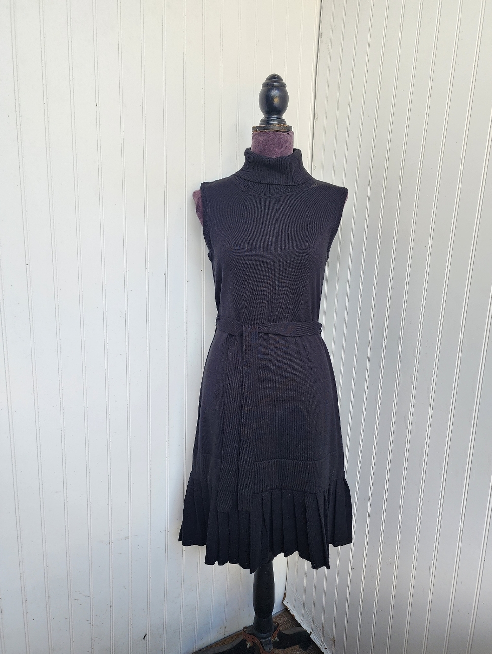 Calvin Klein Black Sleeveless Turtleneck Pleated Hem Sweater Dress Size Medium
